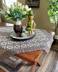 SARATOGA CHOCOLATE/LINEN 52" TABLE SQUARE